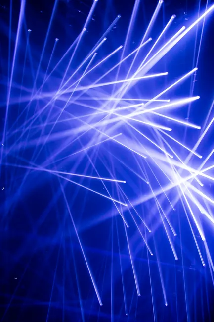 Detail Laser Lichtstrahlen Im Dunklen Hintergrund Number 4