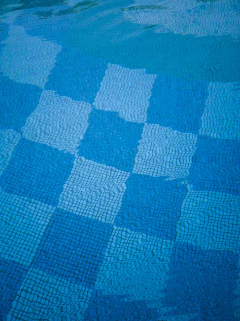 Detail Schwimmbad Wasser Mit Blauem Mosaik Number 9