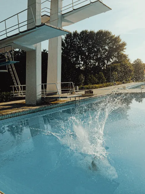 Schwimmbad Wasser Mit Blauem Mosaik B577
