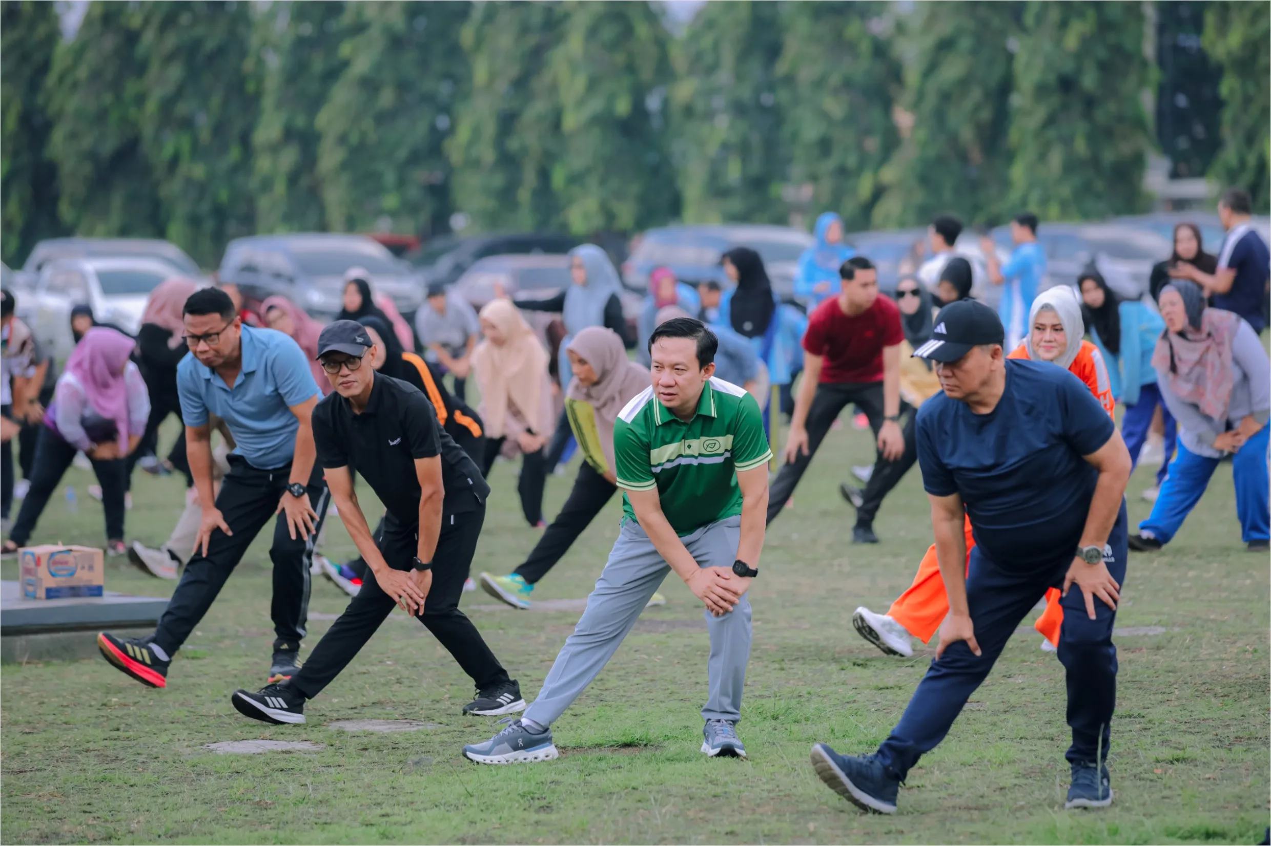 Detail Foto Acara Senam Bersama Di Lapangan Number 13