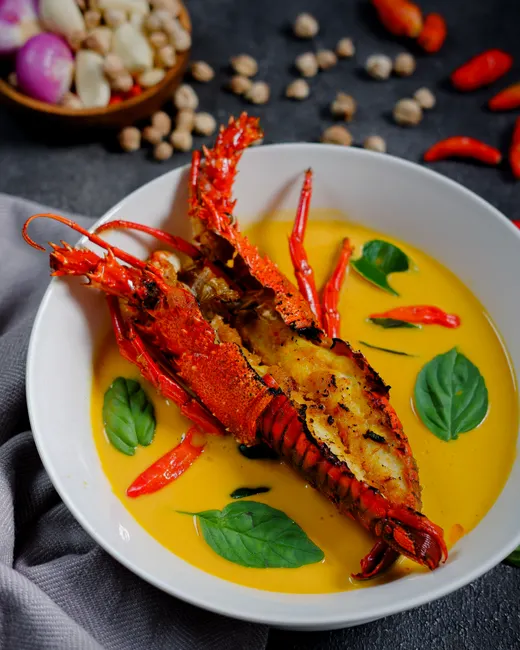 Detail Foto Ayam Gulai Khas Padang Di Mangkuk Number 15
