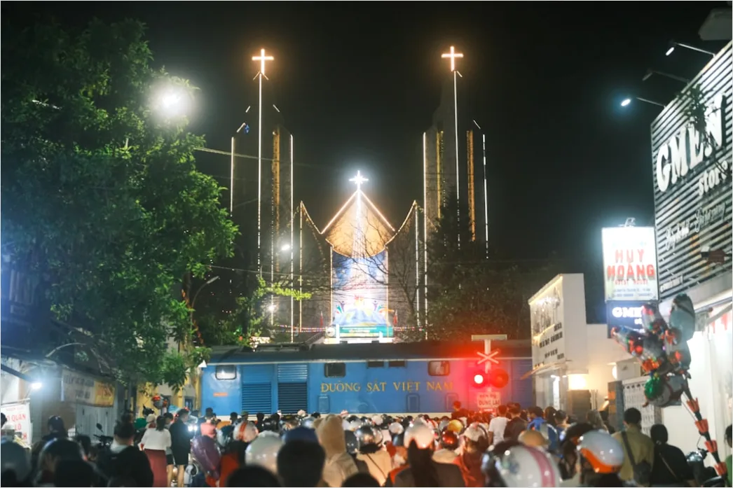 Detail Foto Misa Malam Natal Di Gereja Number 2