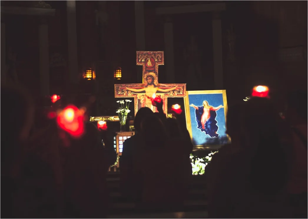 Detail Foto Misa Malam Natal Di Gereja Number 13