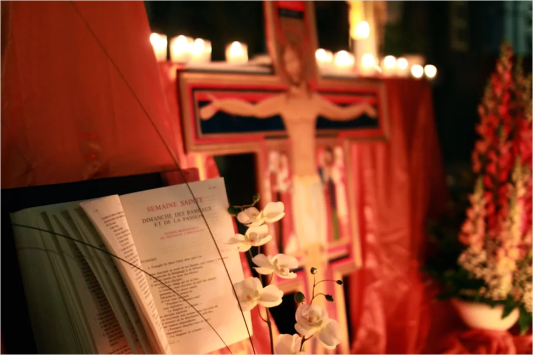 Detail Foto Misa Malam Natal Di Gereja Number 7