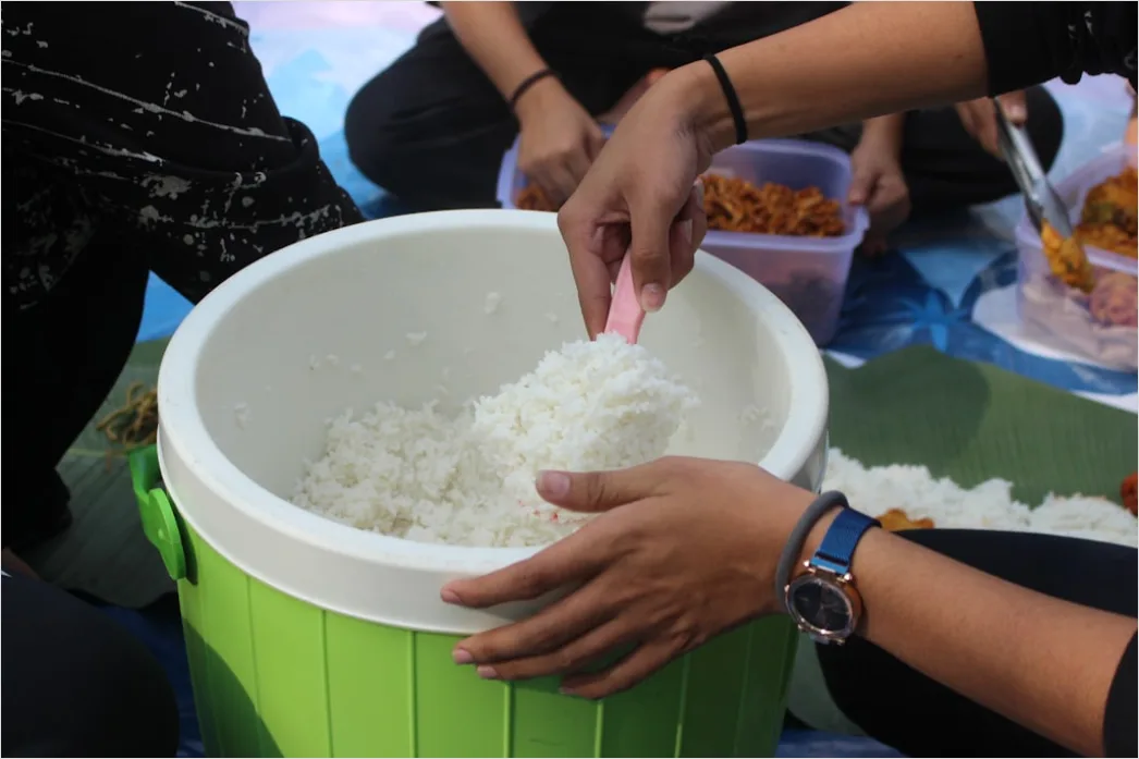 Detail Foto Nasi Liwet Sunda Dalam Kastrol Number 3