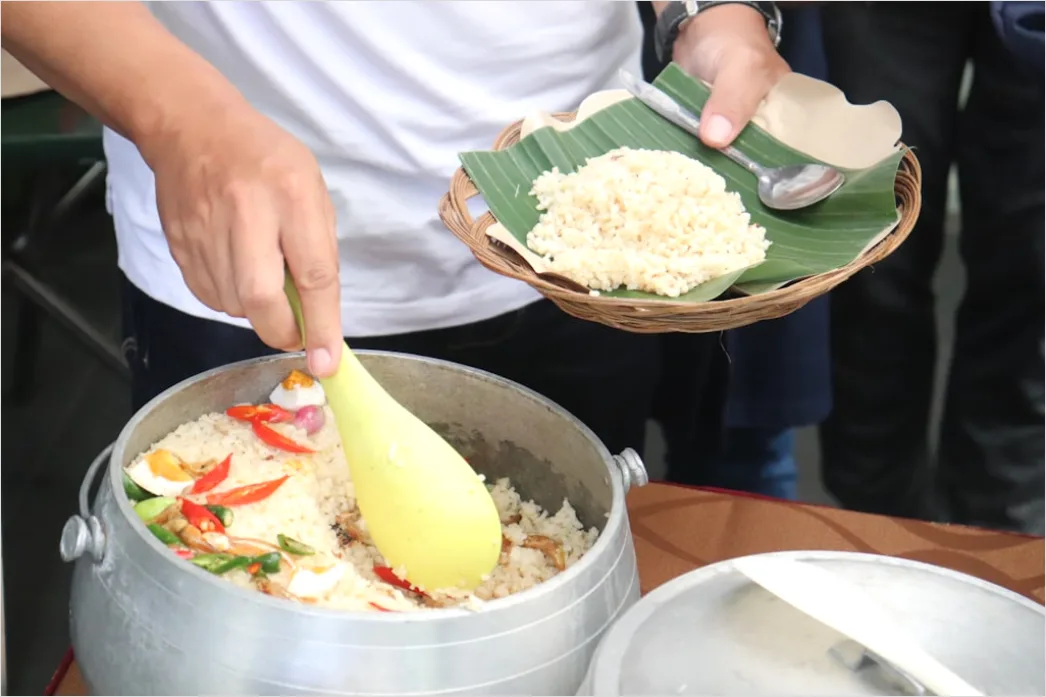 Detail Foto Nasi Liwet Sunda Dalam Kastrol Number 4