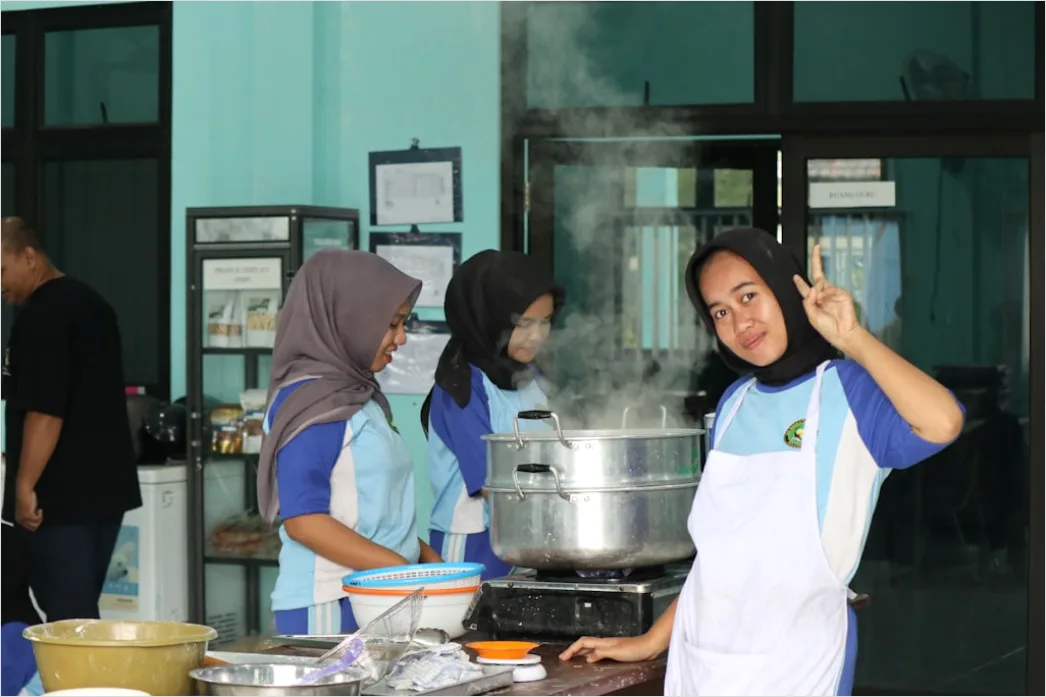 Detail Foto Nasi Liwet Sunda Dalam Kastrol Number 10