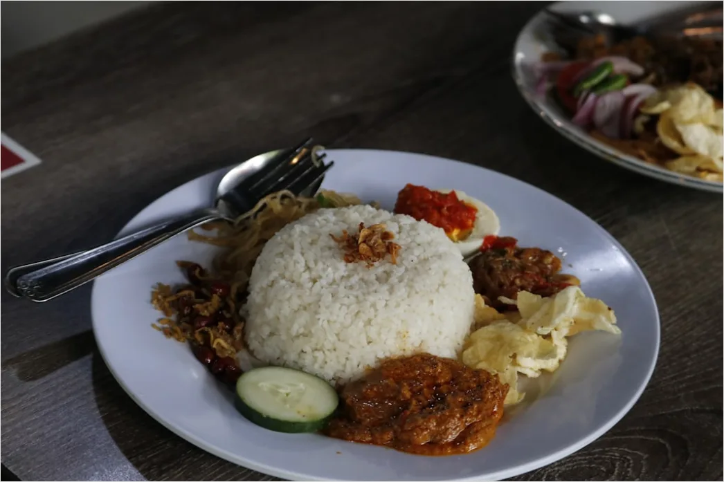 Foto Nasi Uduk Betawi Dengan Ayam Goreng 103f