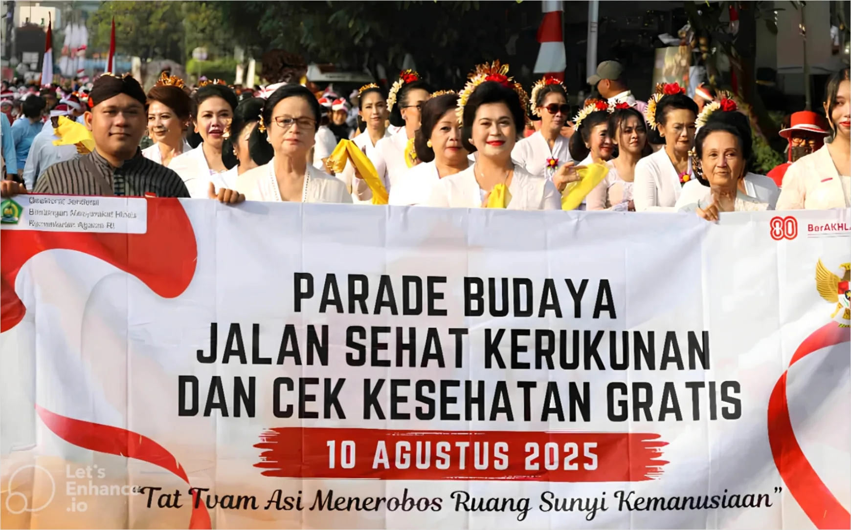Detail Foto Parade Budaya Nusantara Di Jalan Number 9