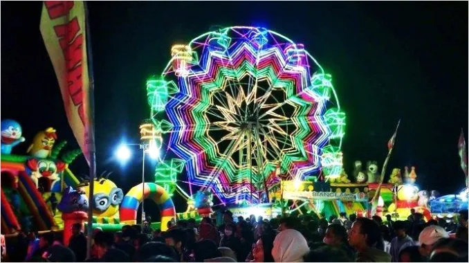 Detail Foto Pasar Malam Wahana Permainan Anak Number 3