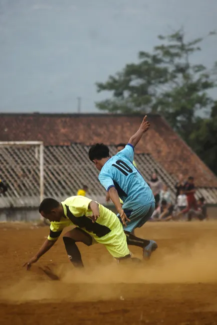 Detail Foto Pertandingan Sepak Bola Stadion Penuh Number 13