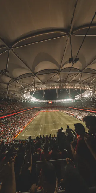Detail Foto Pertandingan Sepak Bola Stadion Penuh Number 14
