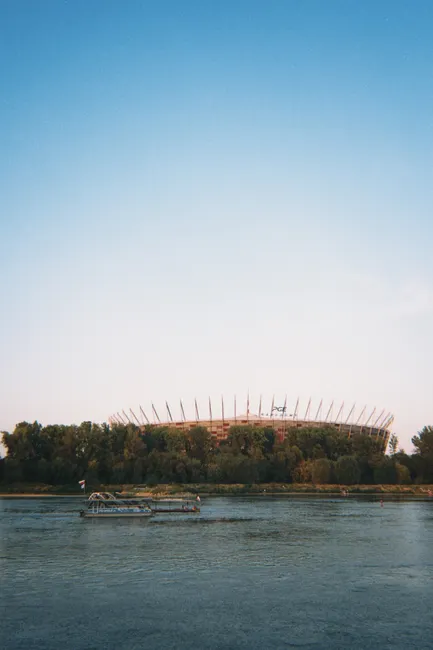 Detail Foto Pertandingan Sepak Bola Stadion Penuh Number 17