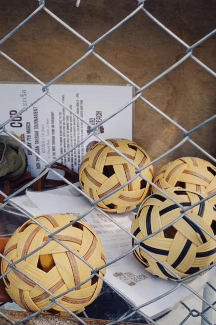 Detail Foto Pertandingan Sepak Bola Stadion Penuh Number 8