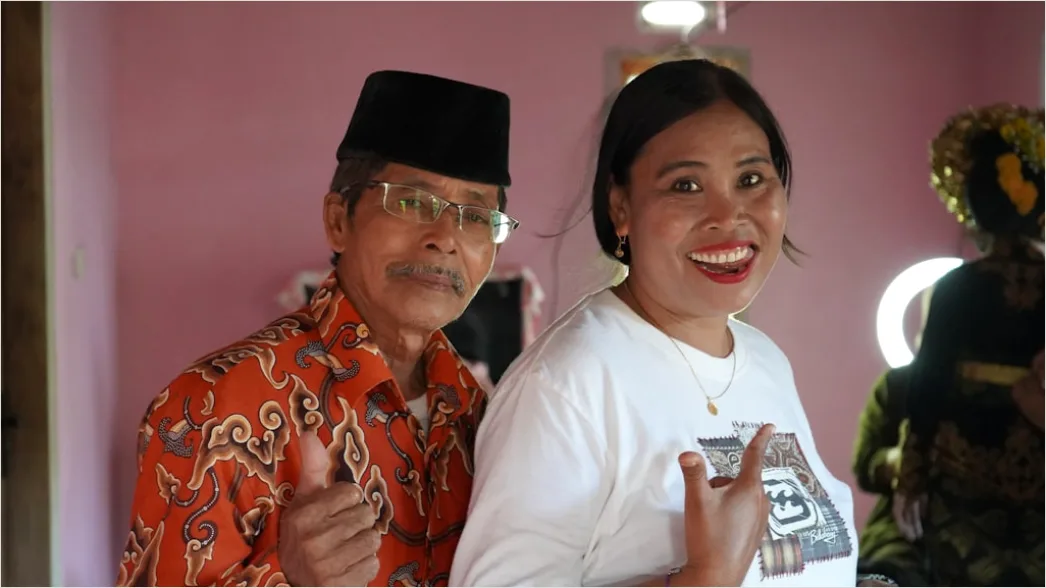 Detail Foto Pesta Tema Retro Tahun Sembilan Puluhan Number 14