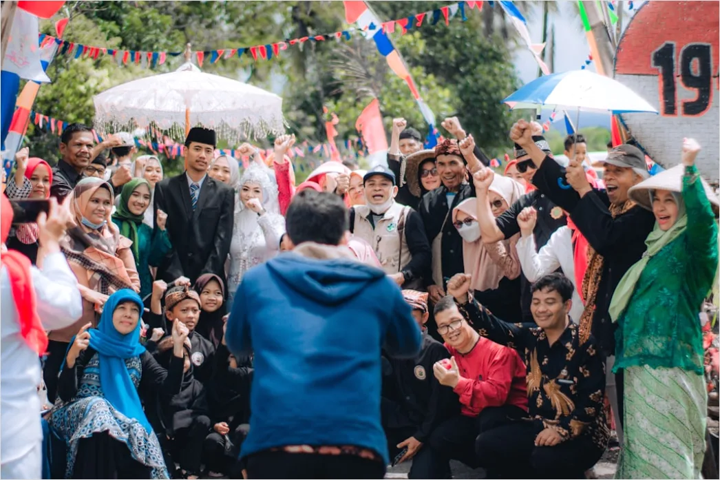 Detail Foto Pesta Tema Retro Tahun Sembilan Puluhan Number 19
