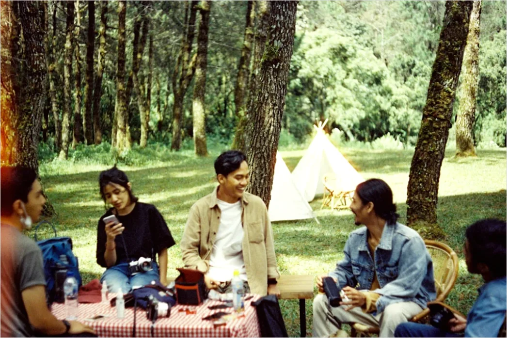 Detail Foto Pesta Tema Retro Tahun Sembilan Puluhan Number 8