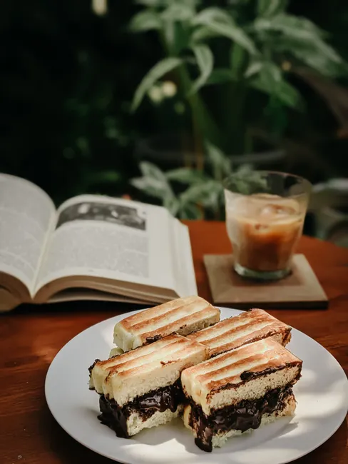 Detail Foto Terang Bulan Cokelat Kacang Keju Number 15