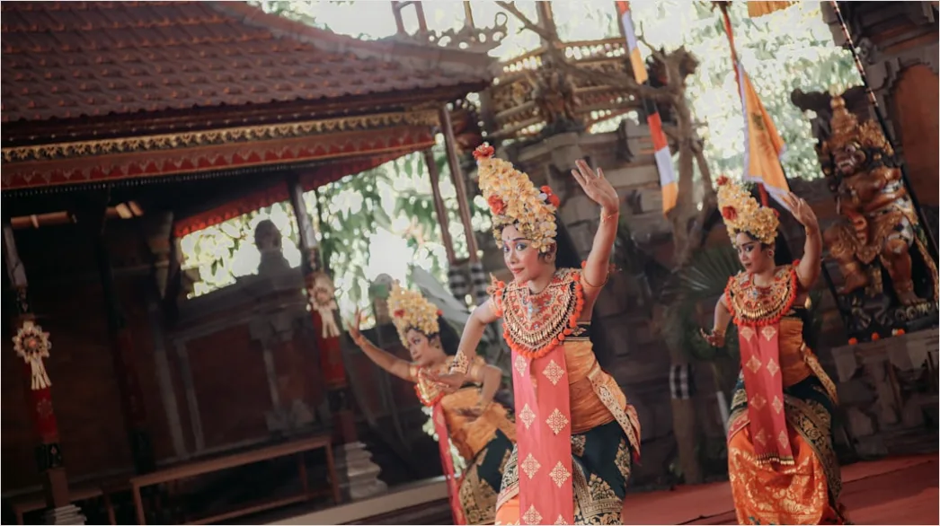 Foto Umat Hindu Sembahyang Di Pura B477