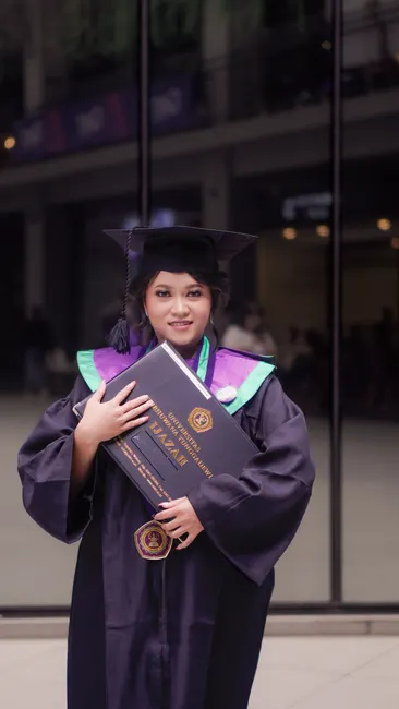 Foto Upacara Kelulusan Sekolah Menengah Aec6