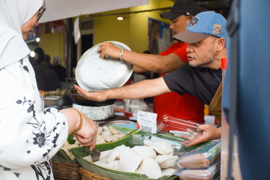 Gambar Bazar Ramadan Ramai Pengunjung 416e