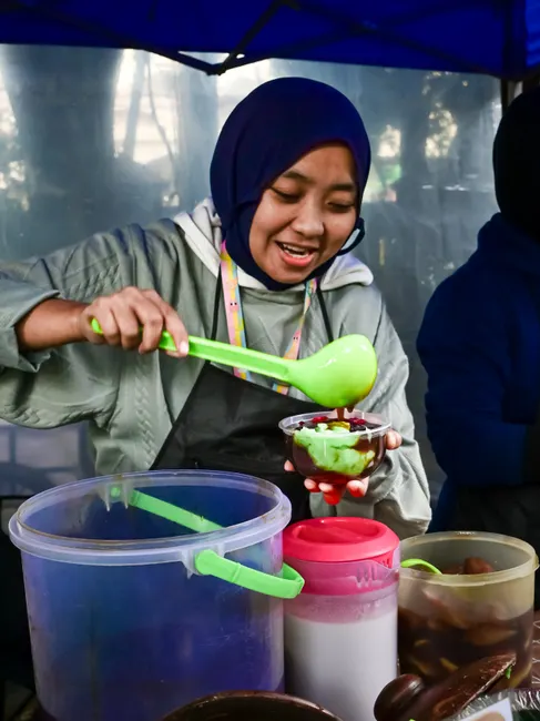 Detail Gambar Es Teler Alpukat Kelapa Muda Number 18
