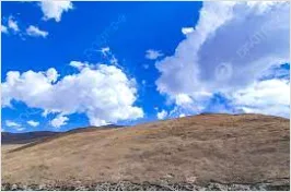 Detail Gambar Gunung Indah Dengan Awan Putih Number 5