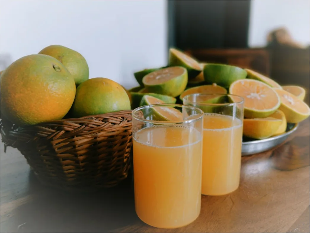 Gambar Jus Jeruk Segar Di Meja E906