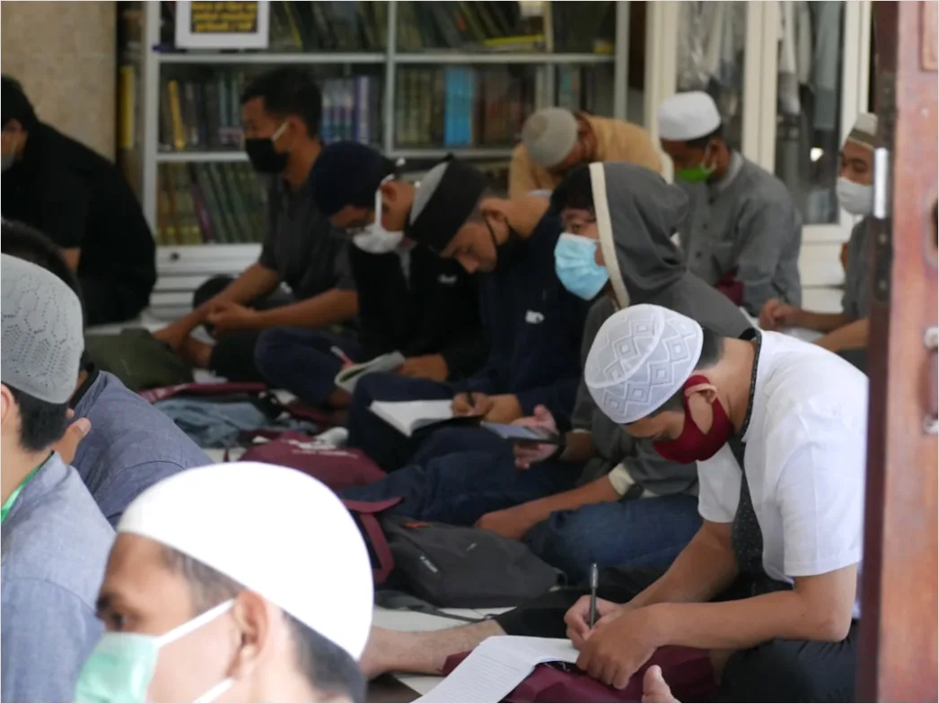 Detail Gambar Kegiatan Bakti Sosial Komunitas Number 2