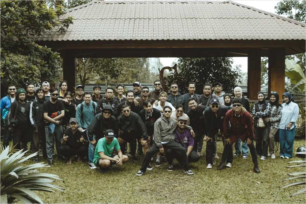 Detail Gambar Kegiatan Bakti Sosial Komunitas Number 13