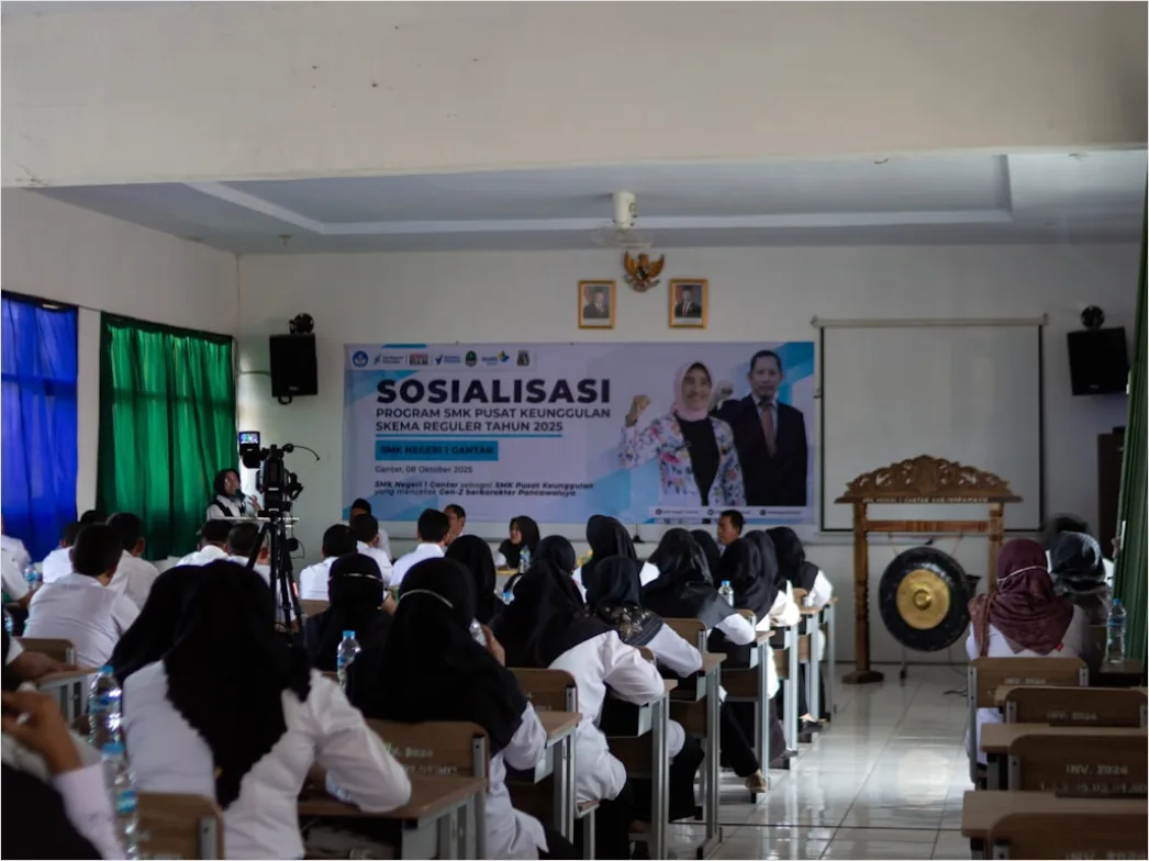 Detail Gambar Kegiatan Bakti Sosial Komunitas Number 14