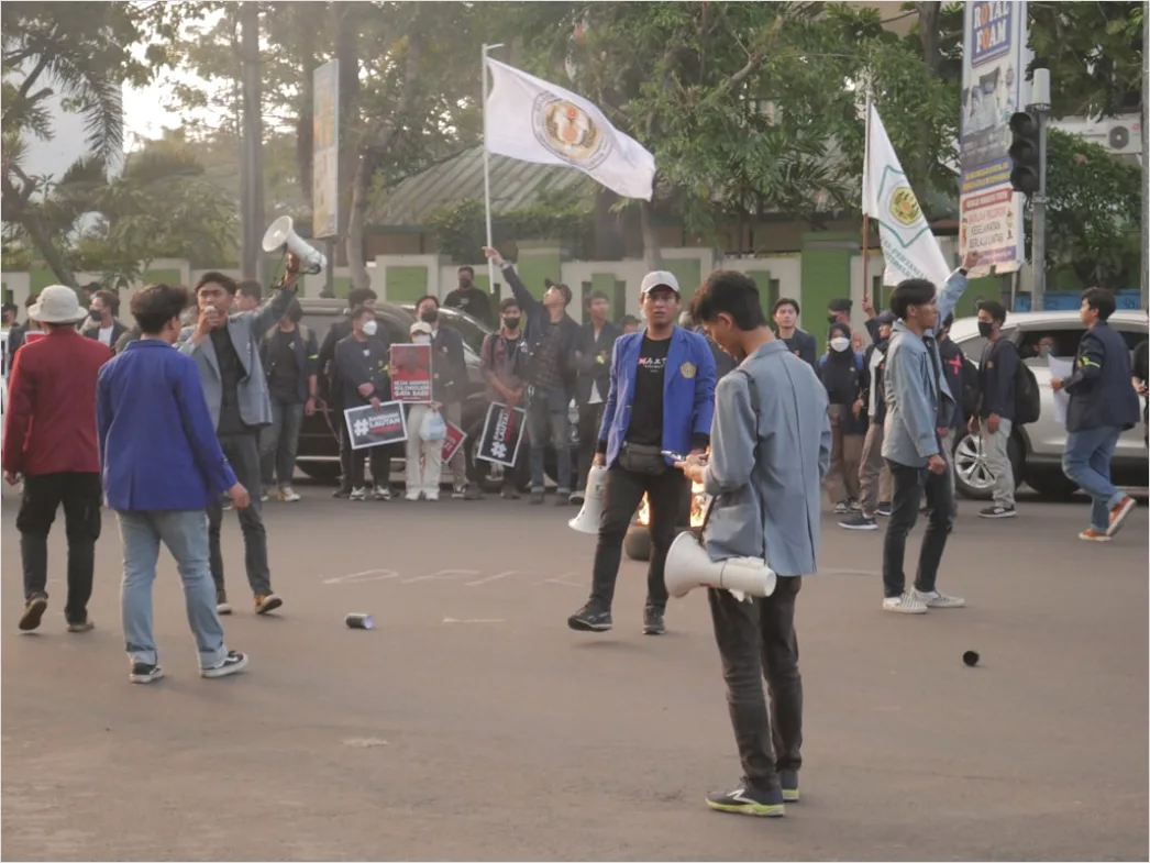 Detail Gambar Kegiatan Bakti Sosial Komunitas Number 20