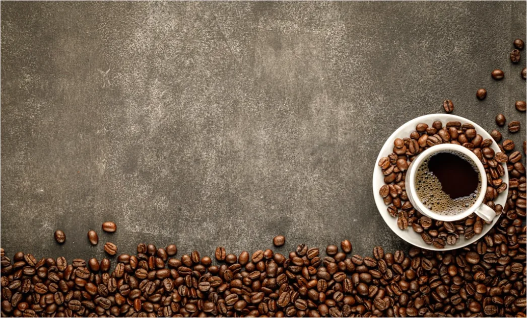 Gambar Kopi Hitam Panas Dengan Biji Kopi E2dd