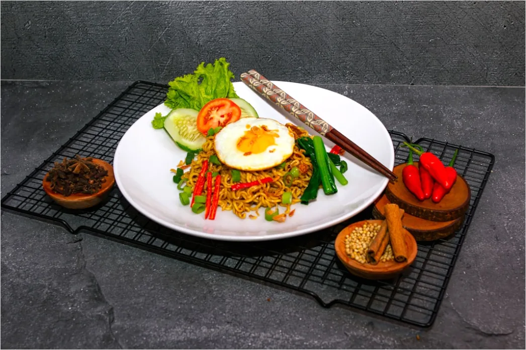 Detail Gambar Mie Nyemek Pedas Khas Indonesia Number 8