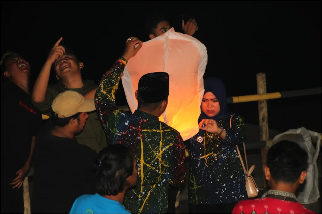 Gambar Pelepasan Lampion Festival Waisak 5b3a