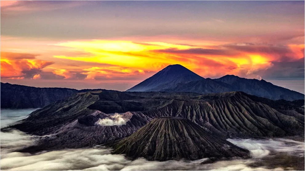 Gambar Pemandangan Gunung Indonesia Yang Indah