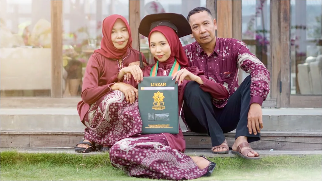 Gambar Perjalanan Mudik Keluarga Membawa Koper F28e