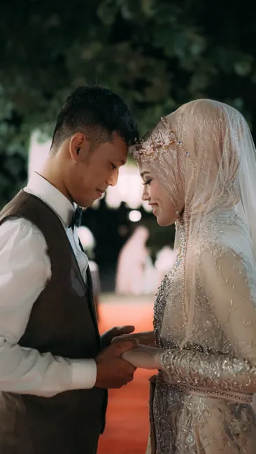 Detail Gambar Pesta Pernikahan Kebun Malam Hari Number 8