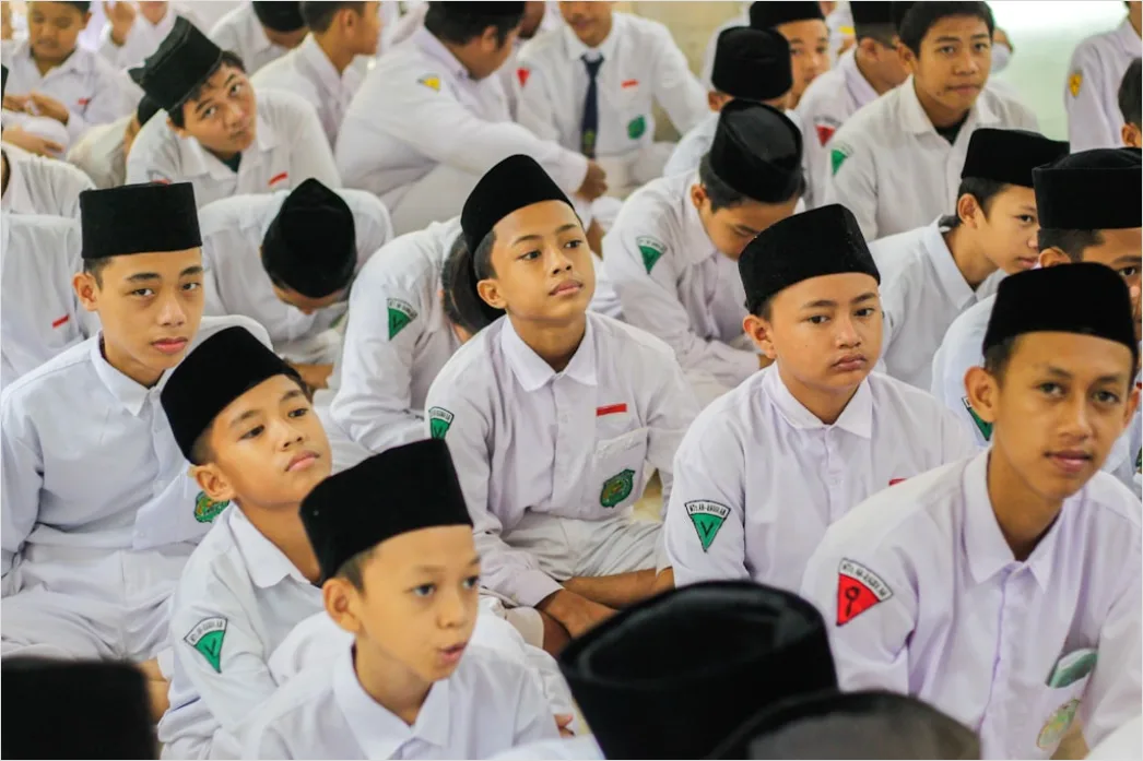 Gambar Sungkeman Lebaran Dengan Orang Tua 2424
