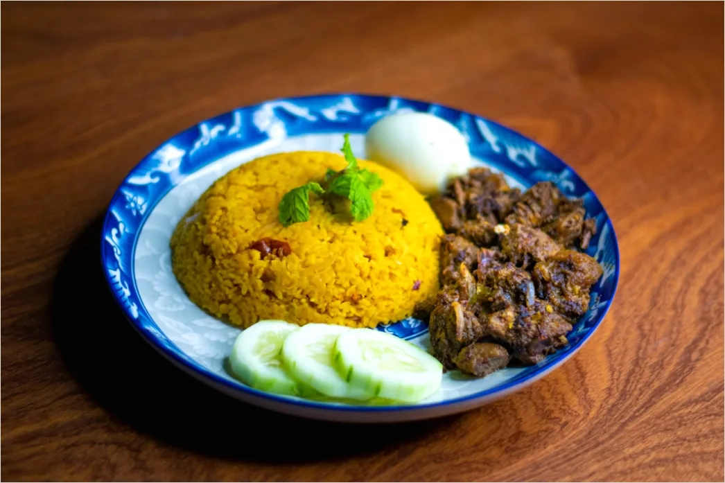 Gambar Tumpeng Nasi Kuning Lauk Tradisional 4119