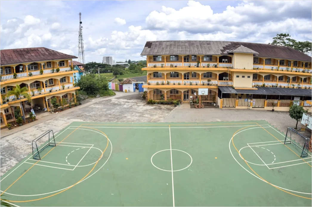 Detail Gambar Turnamen Basket Sekolah Di Lapangan Number 20