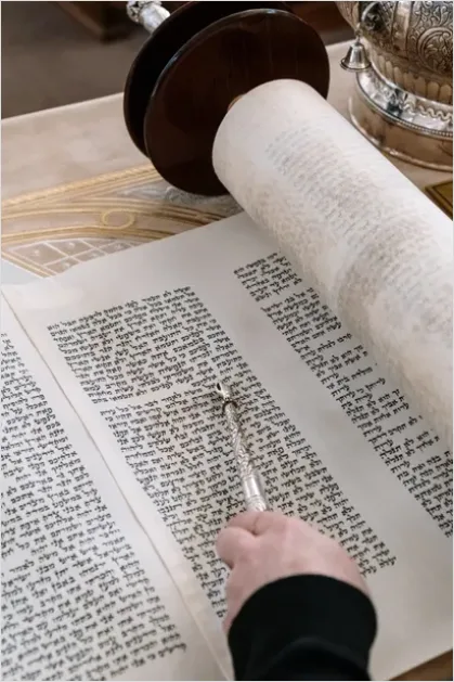 Detail Bar Mitzvah Torah Reading Ceremony Photo Number 6
