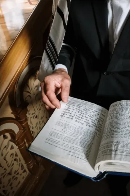 Detail Bar Mitzvah Torah Reading Ceremony Photo Number 7