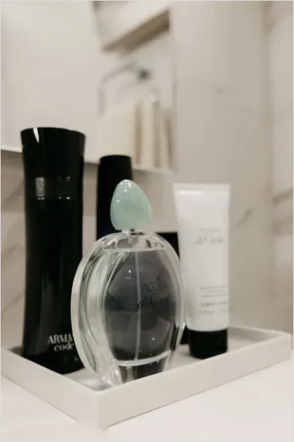 Detail Bathroom Vanity Styling Decor Number 2