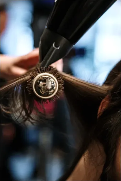 Detail Blowout Hairstyle Close Up Number 3