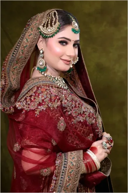 Detail Bridal Makeup Portrait Photo Number 13