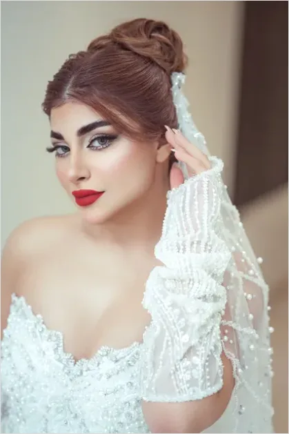 Detail Bridal Makeup Portrait Photo Number 3