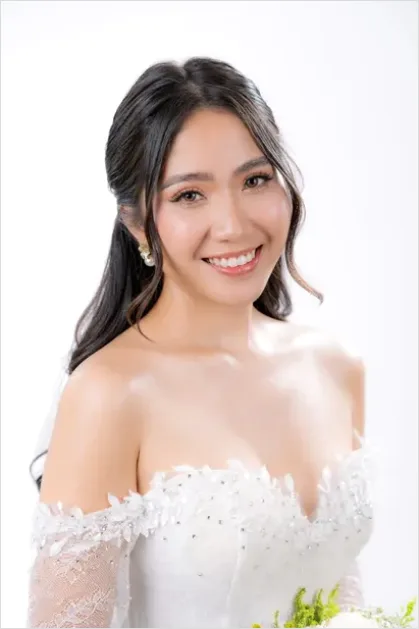 Detail Bridal Makeup Portrait Photo Number 6