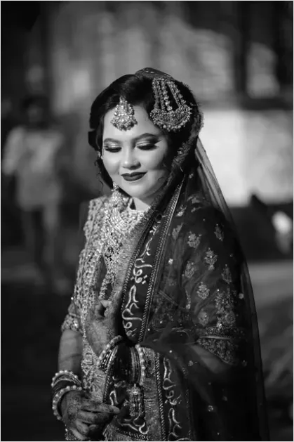 Detail Bridal Makeup Portrait Photo Number 9