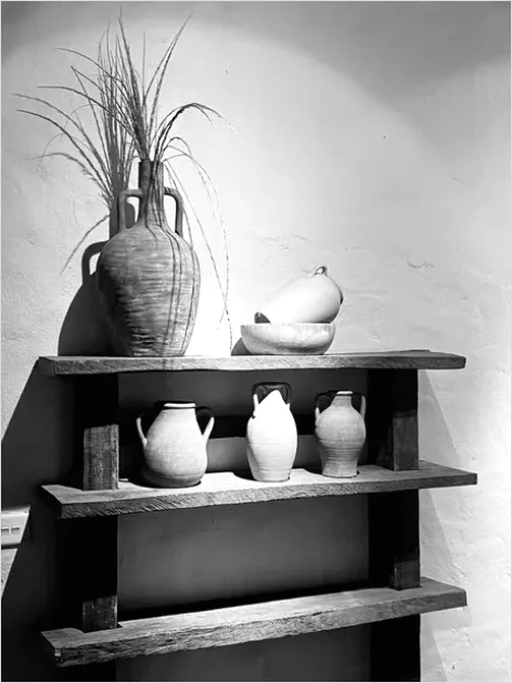 Ceramic Vase Still Life Shelf F642